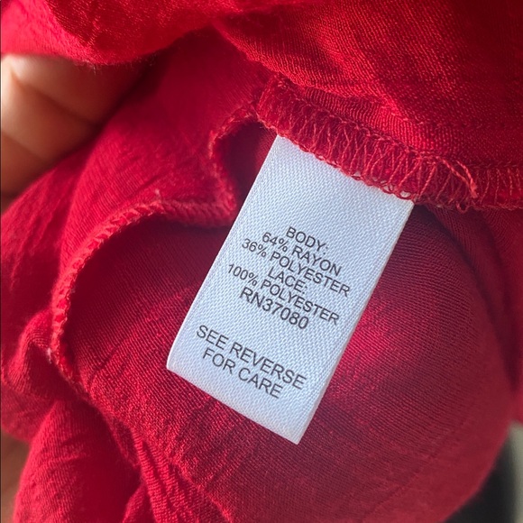 Cato Red Sleeveless Blouse with Lace Detail - Picture 12 of 12